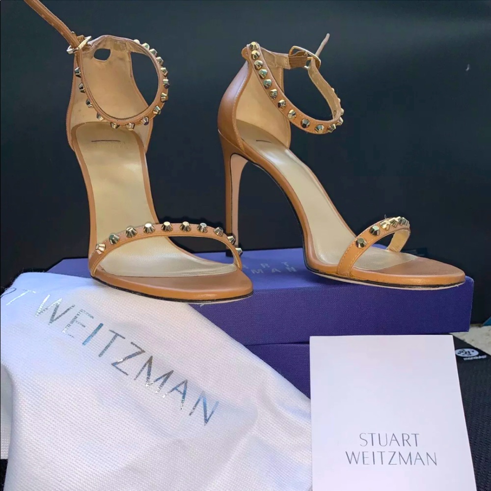 Stuart Weitzman Nudist song Heels Tan+Gold Stud 9M